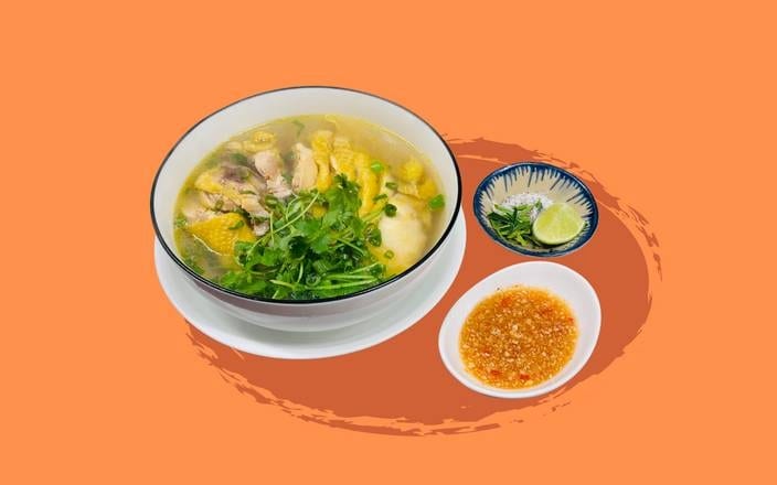 Chicken noodle soup (Bone-in) -  Phở Gà Đi Bộ.