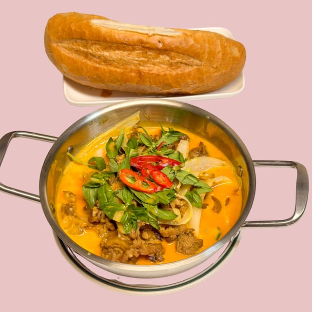 Wild boar in curry sauce ( Heo Rừng Xào Lăn).