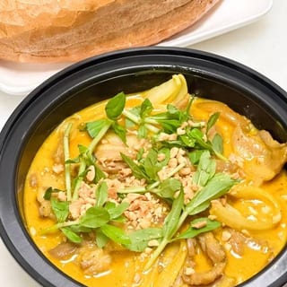 Wild boar in curry sauce ( Heo Rừng Xào Lăn)