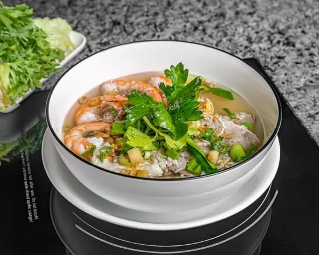 Pork & shrimp noodle soup ( Hủ Tiếu Tôm Thịt).
