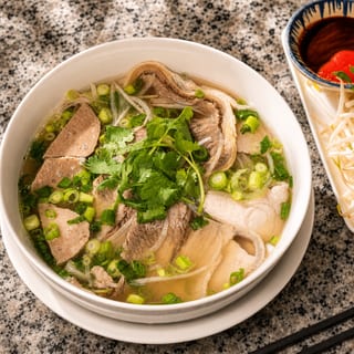 Phở Đặc Biệt (Special Combination Phở)
